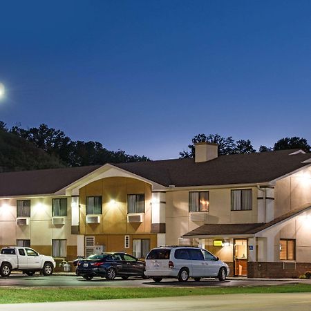 Super 8 By Wyndham Ripley Hotel Bagian luar foto