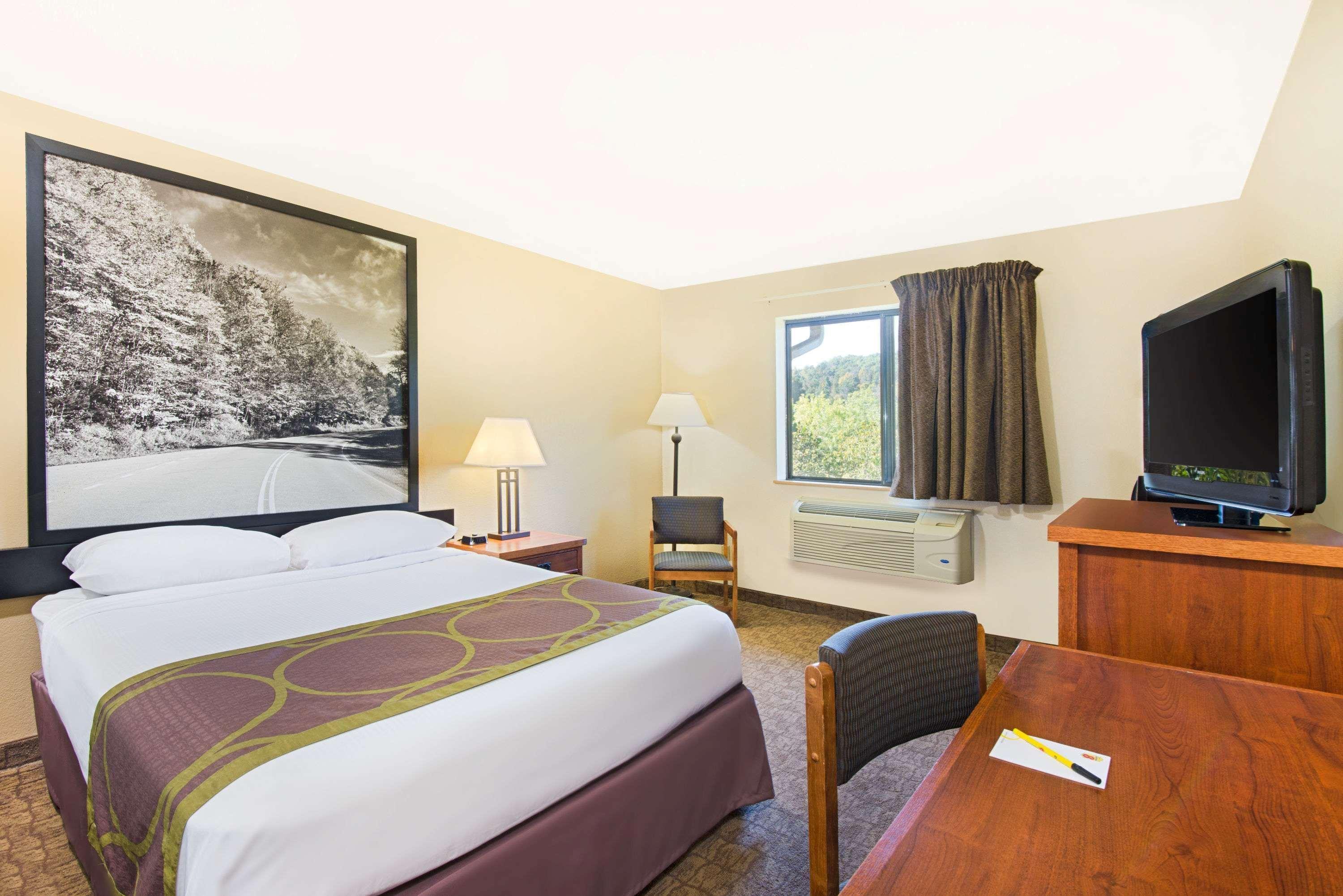 Super 8 By Wyndham Ripley Hotel Bagian luar foto
